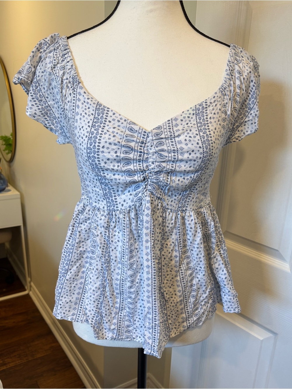 🌷Japna White&Blue Paisley Blouse Size Small 3/$30